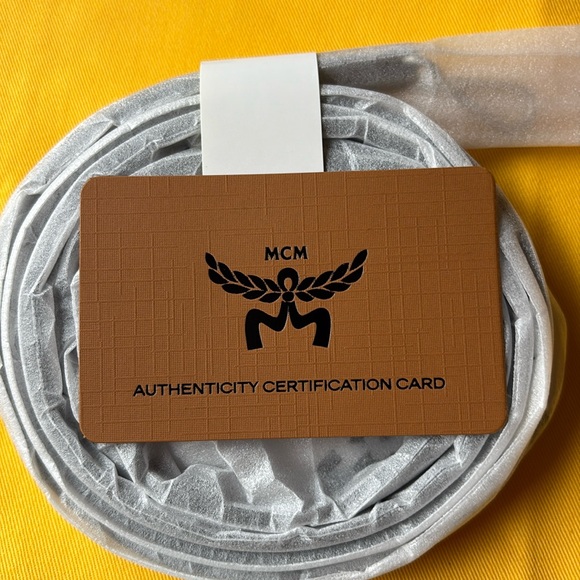 🪸  MCM AREN CROSSBODY POUCH IN CUBIC CORAL VISETOS 🪸 NWT 🪸 - Picture 16 of 16